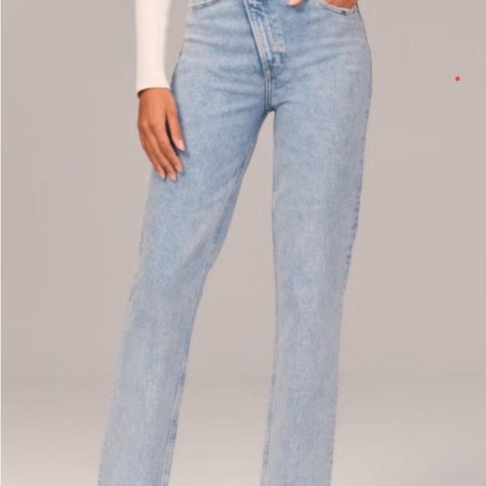 Abercrombie & Fitch The 90's Straight Ultra High Rise Jeans Light Wash 2 reg 26